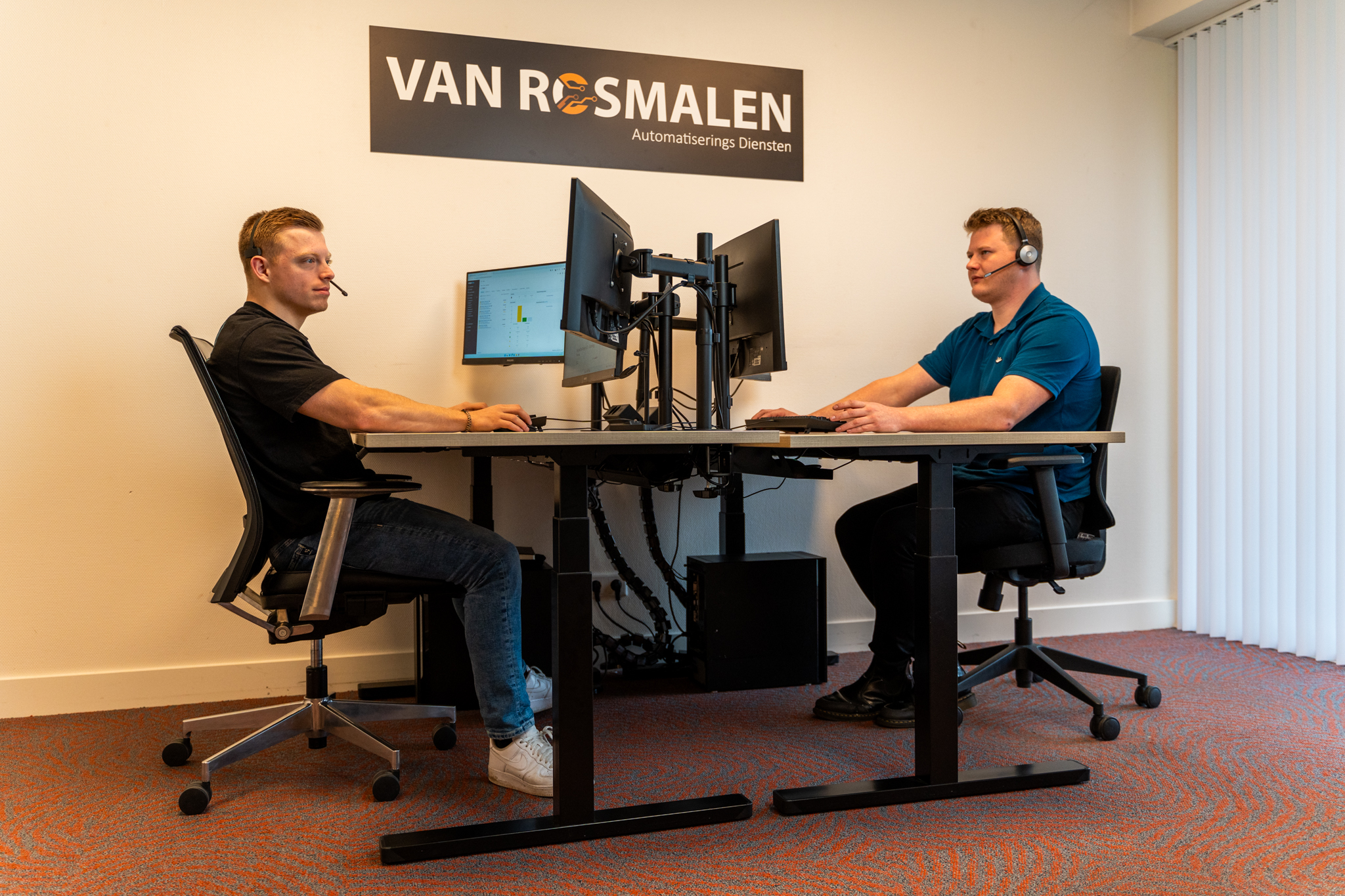 Van Rosmalen team aan het werk op kantoor