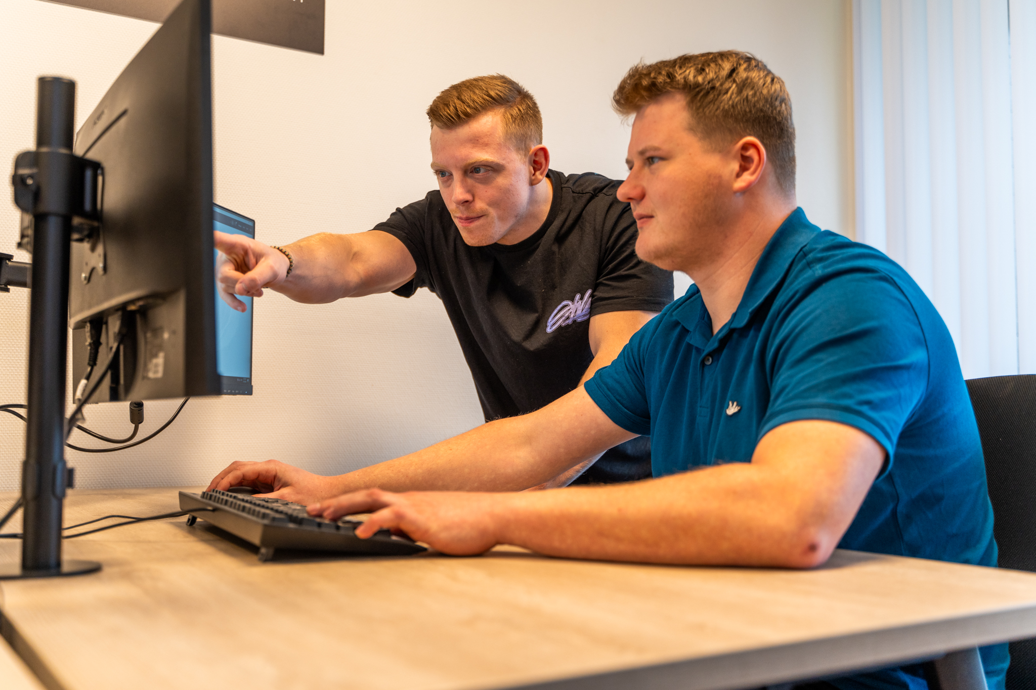 Van Rosmalen Automatisering medewerkers aan het werk